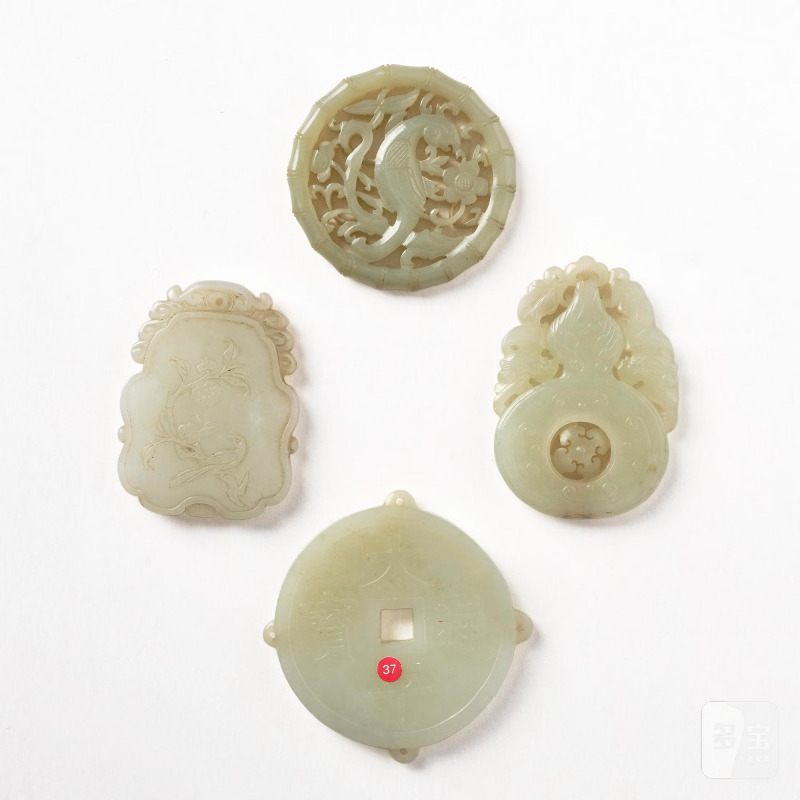 Four Chinese well sculptured nephrite pendants, - 图3